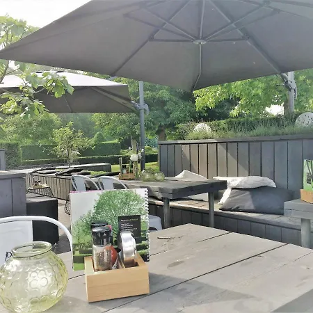 Cosy Floating Boatlodge, "Paris"-3